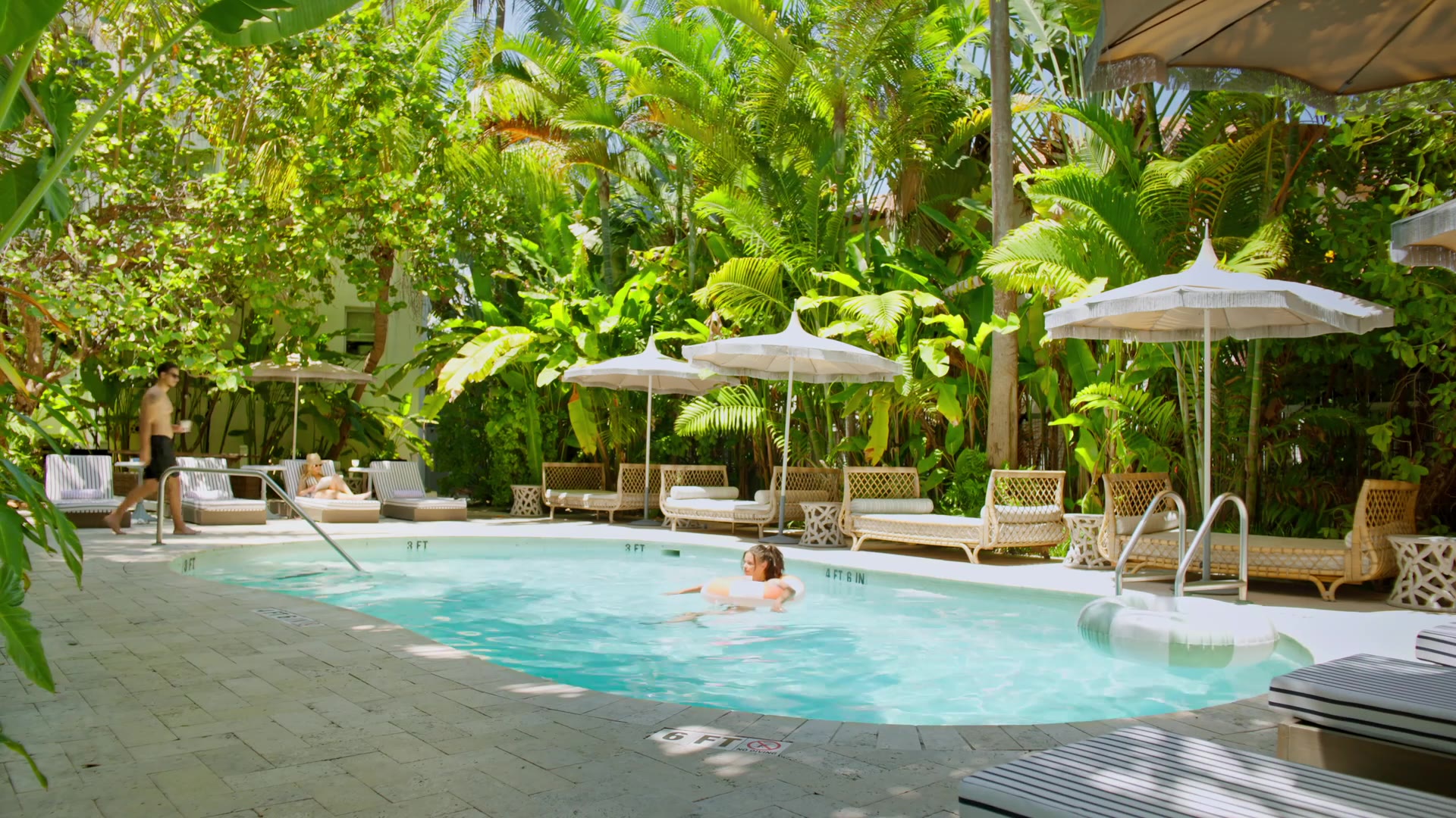 Trouvail Hotel